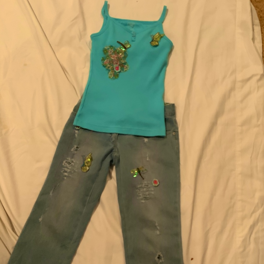 Girls top and jeans